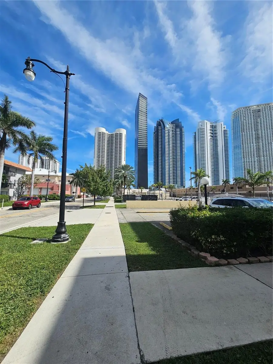 200 172nd Street #102, Sunny Isles Beach, FL 33160 - #3