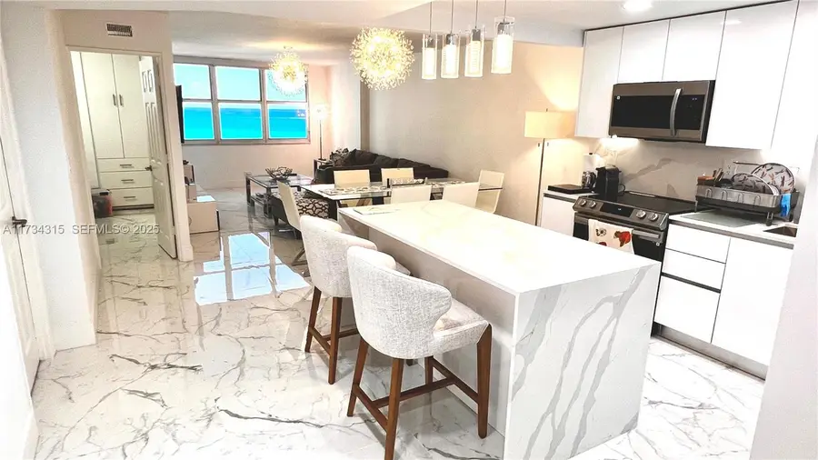 6039 Collins Avenue #1210, Miami Beach, FL 33140 - #2