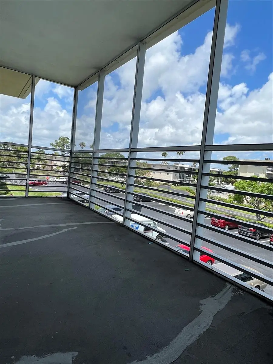 2562 N Garden Drive #N 301, Lake Worth, FL 33461 - #2