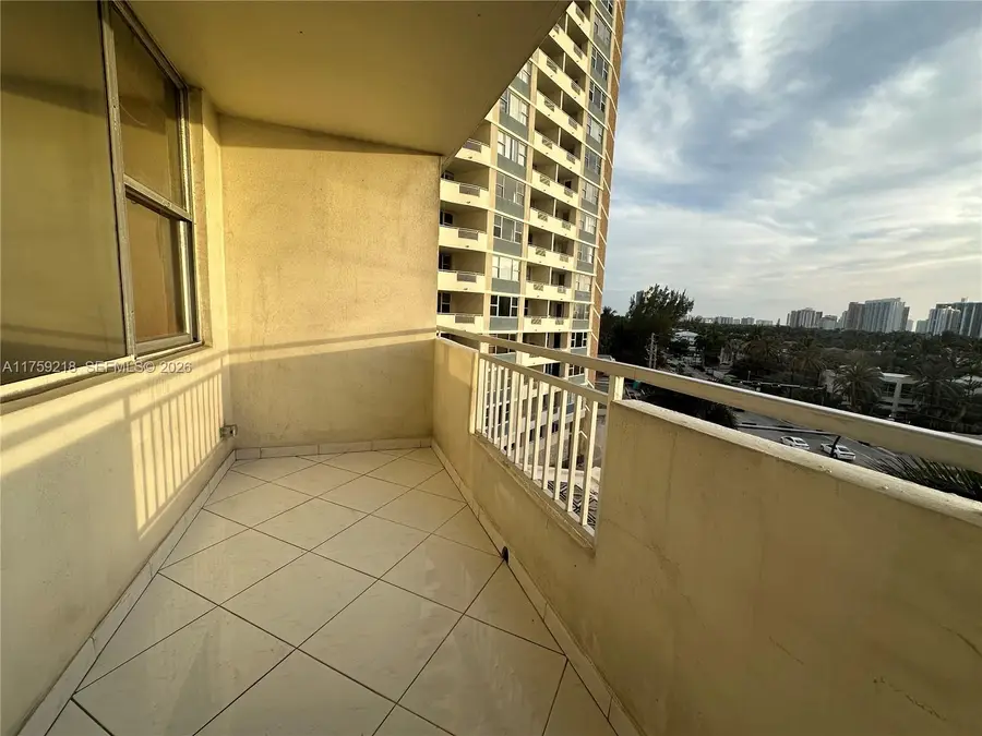 3180 S Ocean Drive #522, Hallandale Beach, FL 33009 - #3