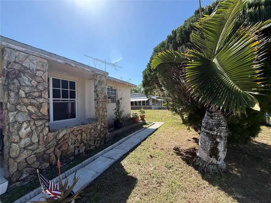 3221 SW 47th Avenue, West Park, FL 33023 - #3