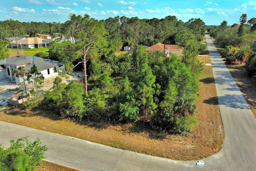 2500 E 9th Street, Lehigh Acres, FL 33936 - #2