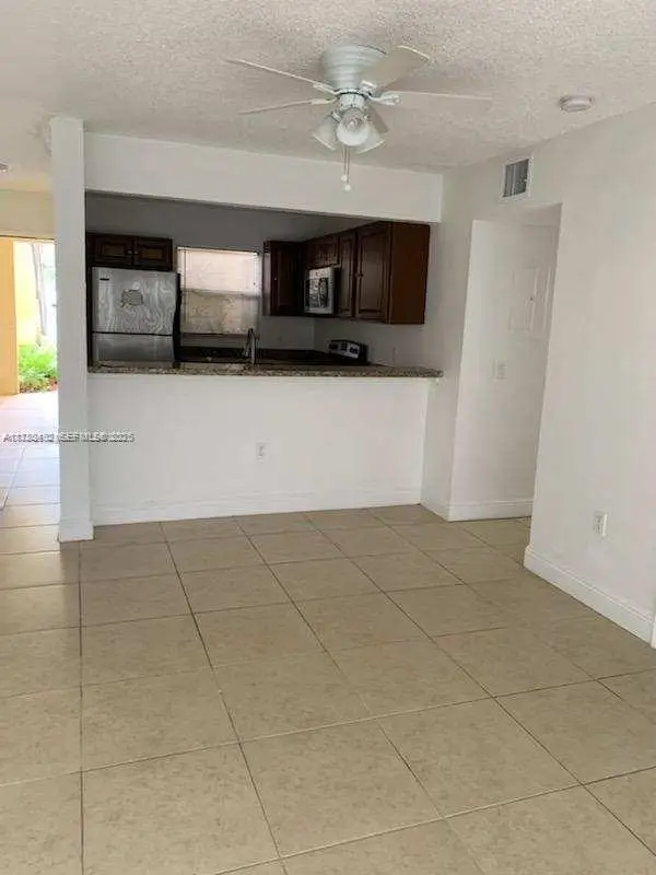1522 Lake Crystal Dr B #B, West Palm Beach, FL 33411