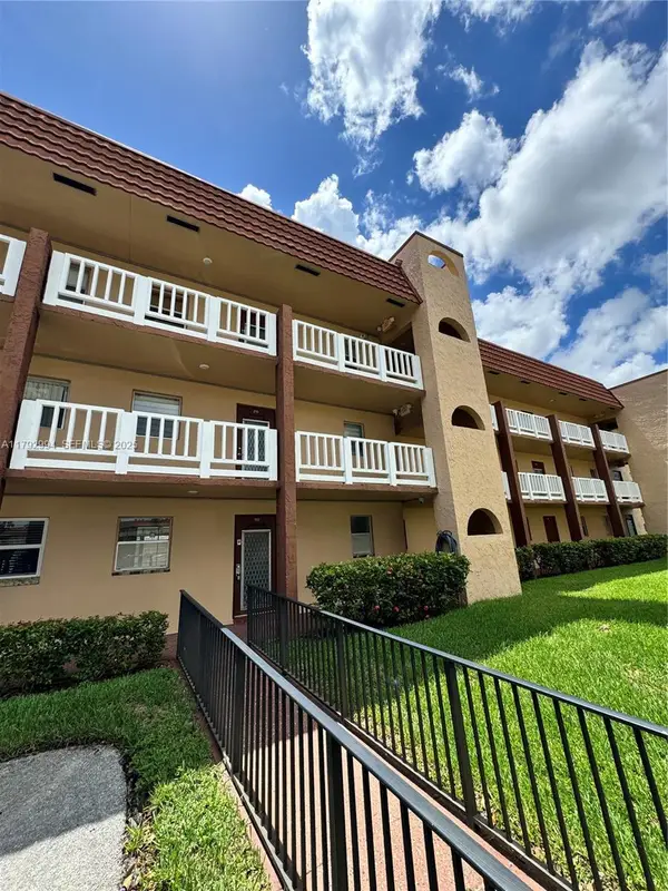 9041 Sunrise Lakes Boulevard #110, Sunrise, FL 33322