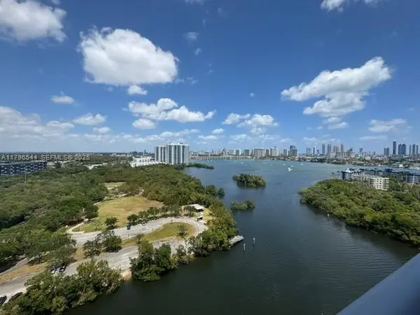 16385 Biscayne Boulevard #1806 +1 parking, North Miami Beach, FL 33160