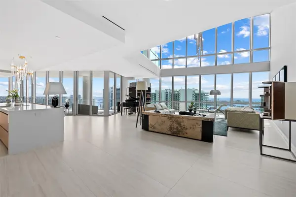 851 NE 1st Avenue #PH 5401, Miami, FL 33132