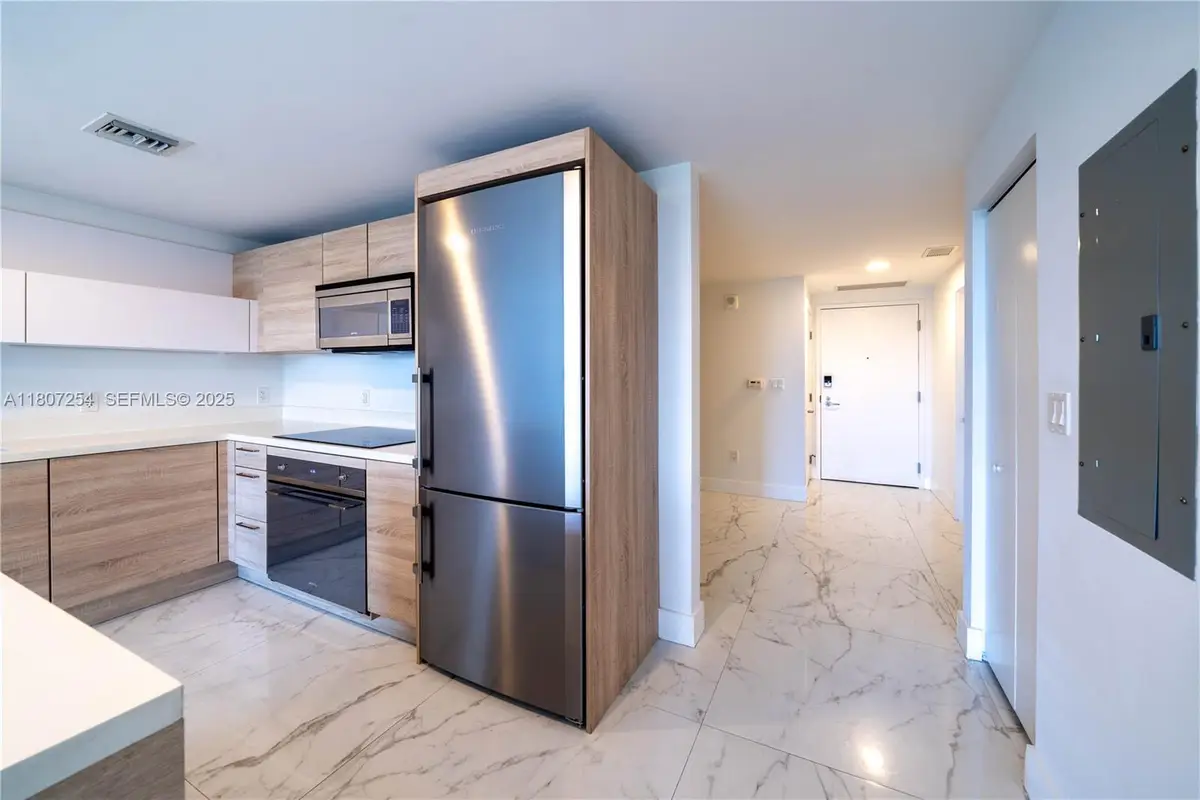 16385 Biscayne Boulevard #417, North Miami Beach, FL 33160 - #1