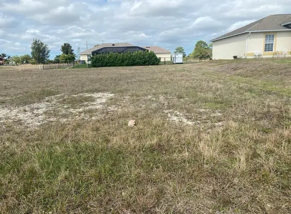 1608 NW 8th Place, Cape Coral, FL 33993