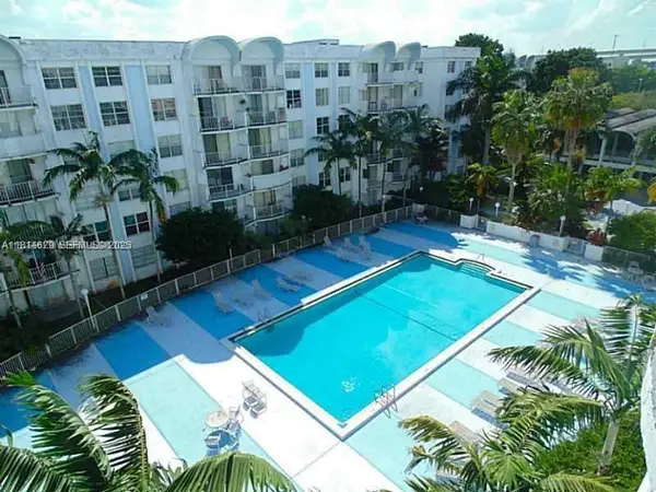 486 NW 165th St Road #B303, Miami, FL 33169
