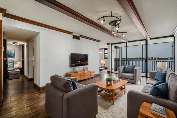 106 Lake Emerald Drive #210, Oakland Park, FL 33309