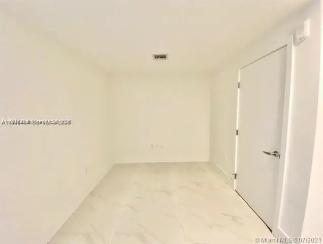 16385 Biscayne Boulevard #702, North Miami Beach, FL 33160 - #3