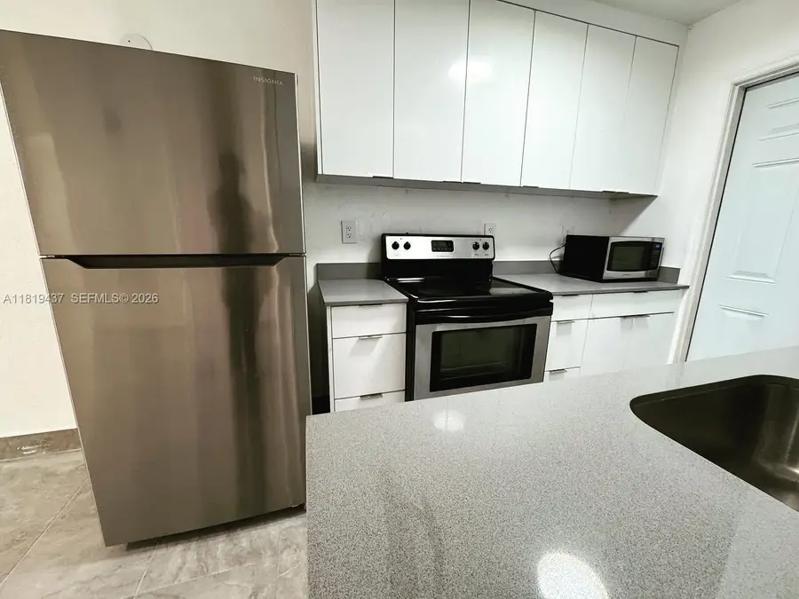 516 NW 18th Avenue, Fort Lauderdale, FL 33311 - #3
