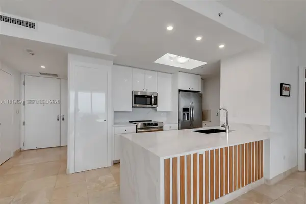 848 Brickell Key Drive #1803, Miami, FL 33131
