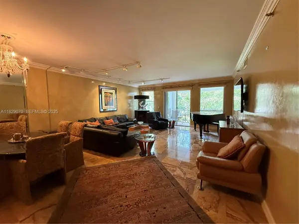 3700 Island Boulevard #C203, Aventura, FL 33160