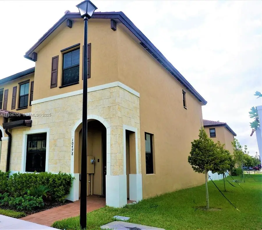10498 W 33rd Way, Hialeah, FL 33018 - #3