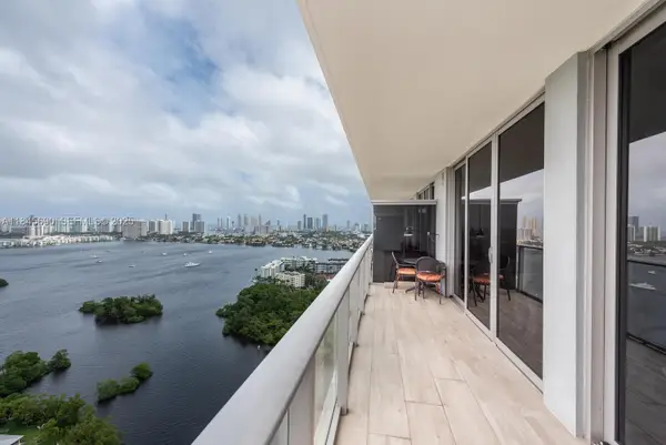 16385 Biscayne Boulevard #2904, North Miami Beach, FL 33160