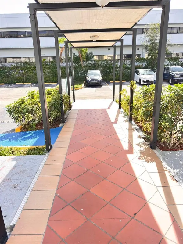 16450 NW 2nd Avenue #207, Miami, FL 33169