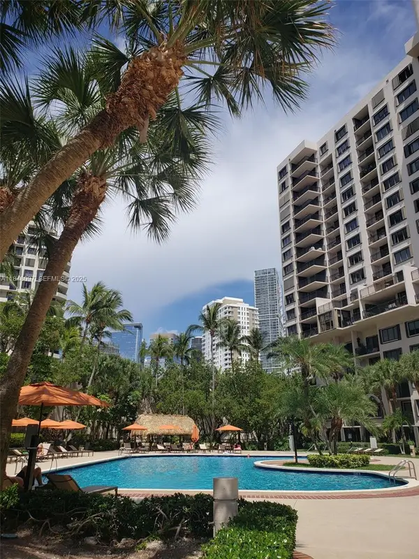 540 Brickell Key Drive #1524, Miami, FL 33131