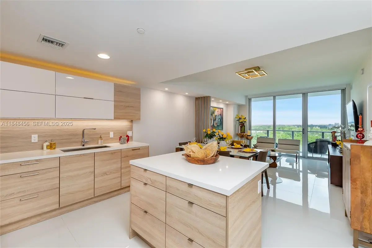 16385 Biscayne Boulevard #1503 +2Parking, North Miami Beach, FL 33160 - #1