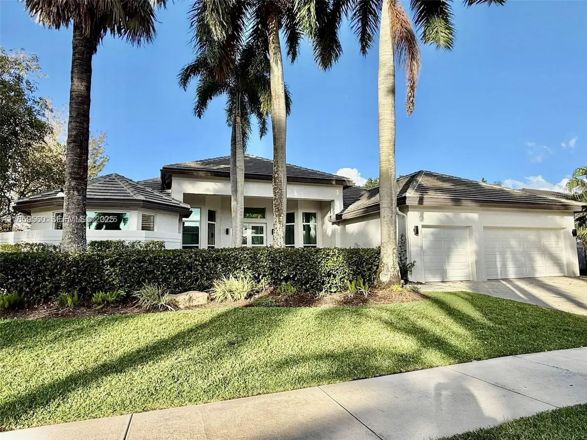 2523 Montclaire Circle, Weston, FL 33327 - #1