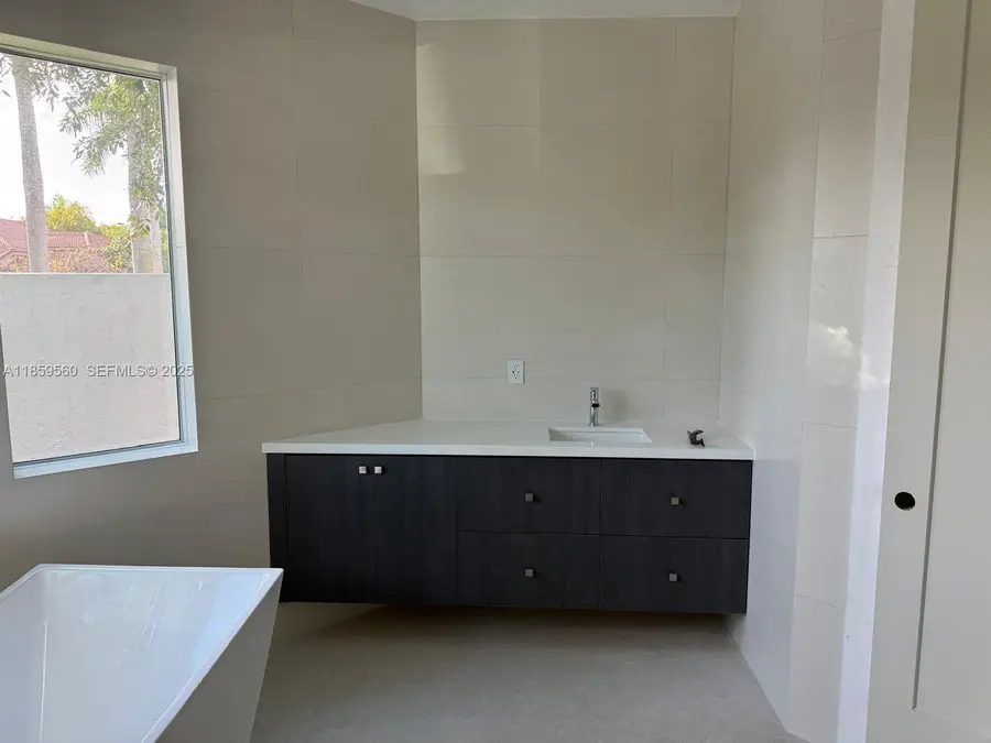 2523 Montclaire Circle, Weston, FL 33327 - #3