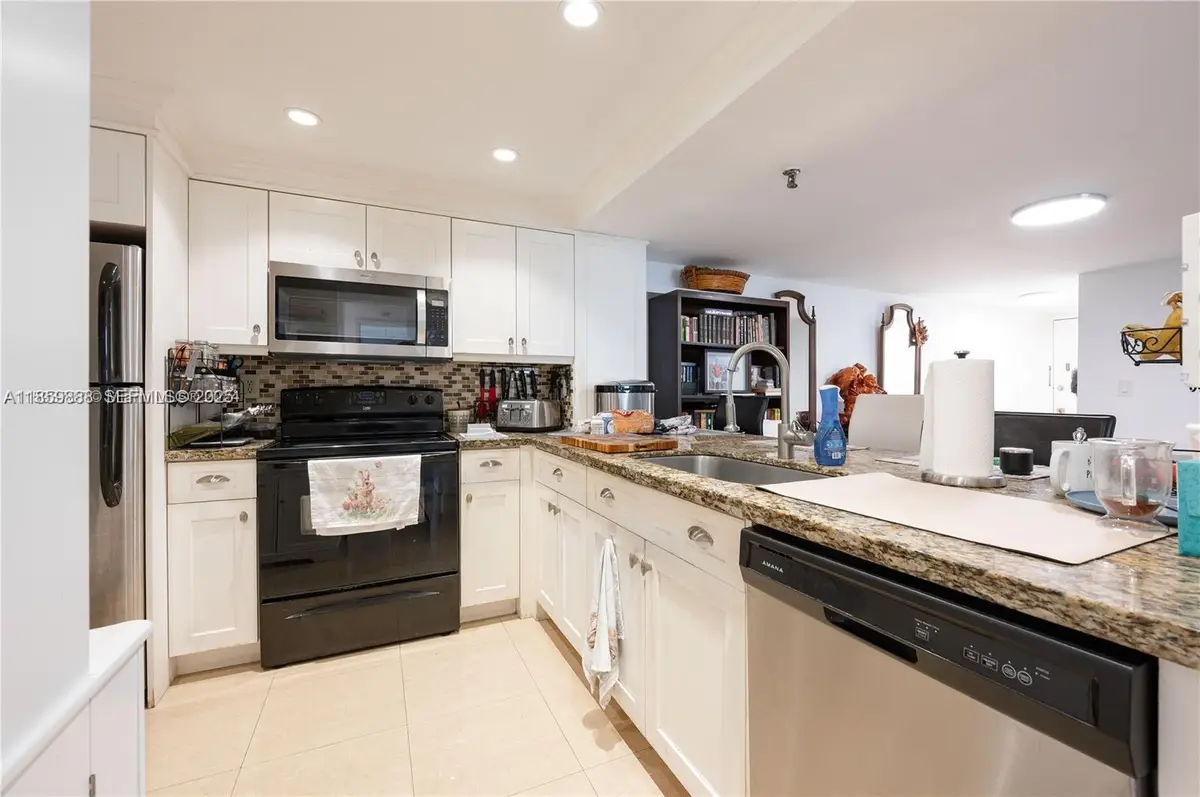 1621 Collins Avenue #302, Miami Beach, FL 33139 - #1