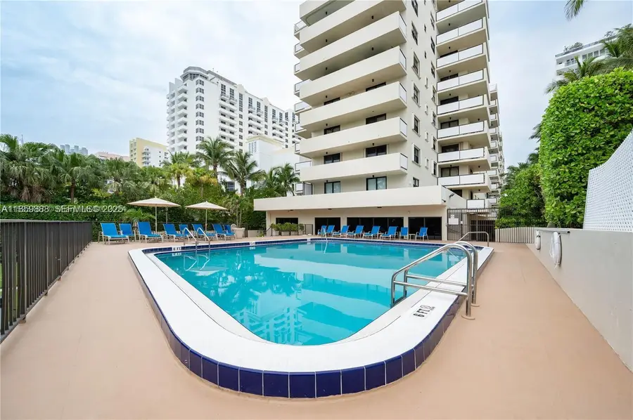 1621 Collins Avenue #302, Miami Beach, FL 33139 - #3