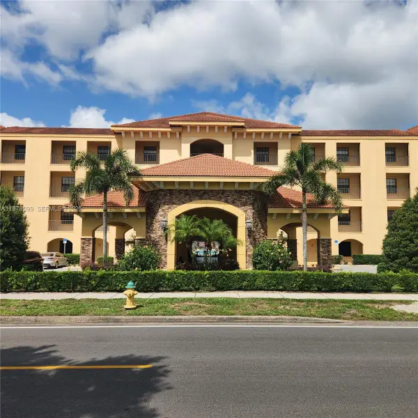 2351 Lakeview Drive #114, Sebring, FL 33875