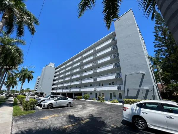 1000 NE 14th Avenue #207, Hallandale Beach, FL 33009