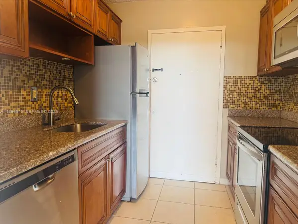 2000 NE 135th Street #403, North Miami, FL 33181