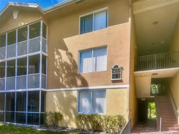 Address Withheld By Seller, Pompano Beach, FL 33069