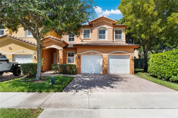 8450 NW 113th Passage, Doral, FL 33178