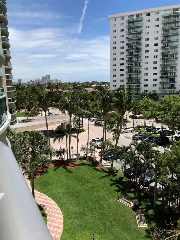 19390 Collins Avenue #502, Sunny Isles Beach, FL 33160