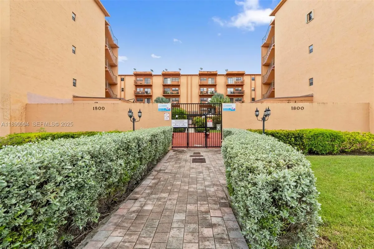 1800 W 54th Street #109, Hialeah, FL 33012 - #1