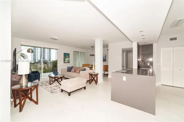 17145 N Bay Road #4607, Sunny Isles Beach, FL 33160
