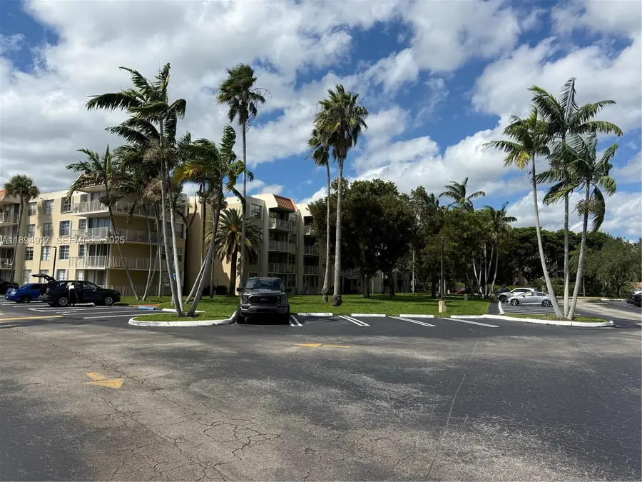 13100 SW 92nd Avenue #A-PH7, Miami, FL 33176 - #3