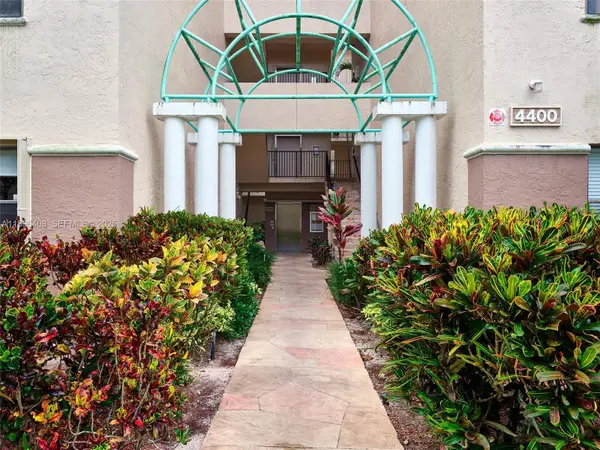 4400 NW 30th Street #224, Coconut Creek, FL 33066