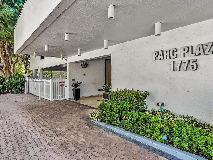 1775 Washington Avenue #8B, Miami Beach, FL 33139 - #2