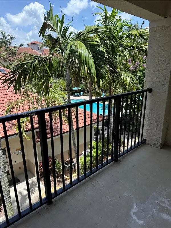 5840 W Sample Road #306, Coral Springs, FL 33067