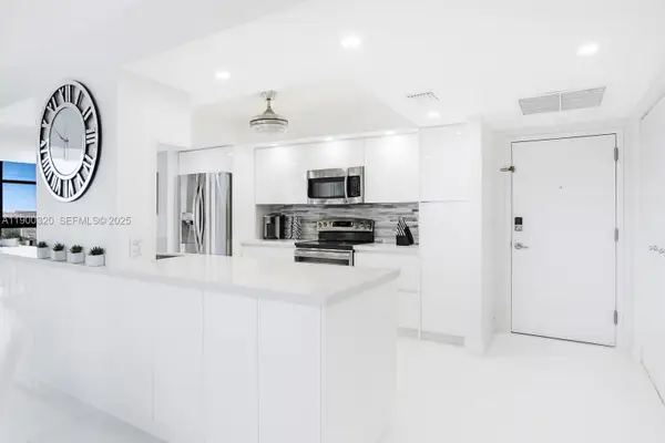 2017 S Ocean Drive #1510, Hallandale Beach, FL 33009