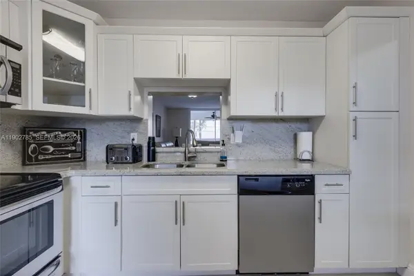420 NE 12th Avenue #208, Hallandale Beach, FL 33009