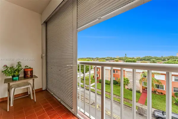 3661 SW 9th Terrace #402, Miami, FL 33135