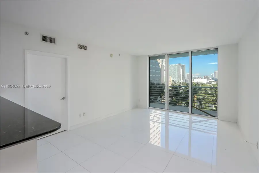 325 S Biscayne Boulevard #1722, Miami, FL 33131 - #2