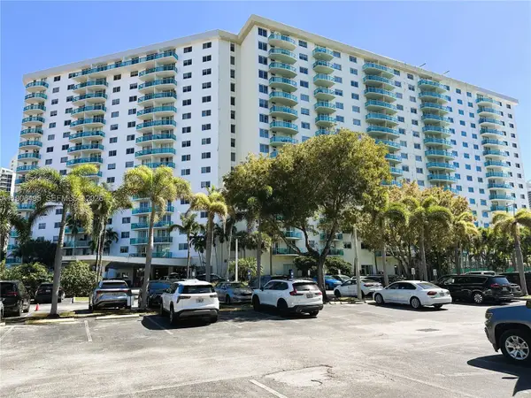 19370 Collins Avenue #PH-10, Sunny Isles Beach, FL 33160