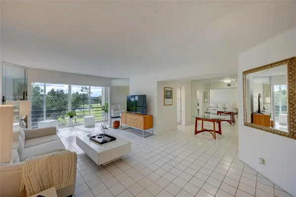 3654 Via Poinciana 502 #502, Lake Worth, FL 33467