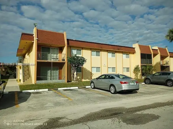 2952 NW 55th Avenue #2D, Lauderhill, FL 33313