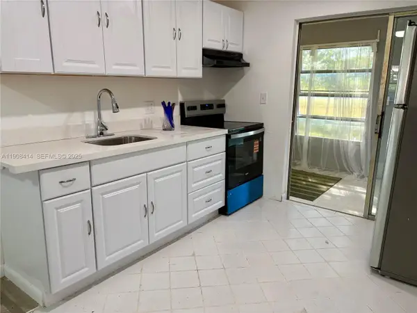 7310 NW 1st Street #105, Margate, FL 33063