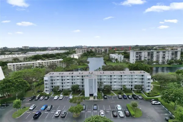 2220 N Cypress Bend Drive #310, Pompano Beach, FL 33069