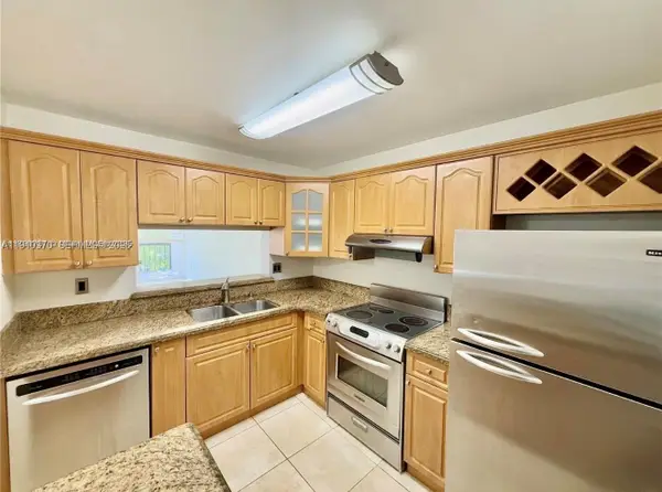 10825 SW 112th Avenue #302, Miami, FL 33176