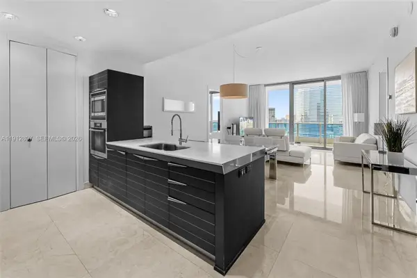 200 Biscayne Boulevard Way #4510, Miami, FL 33131